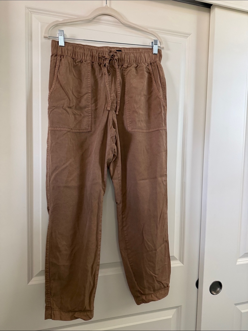 Sanctuary Cropped Drawstring Utility Pants in Rust Brown